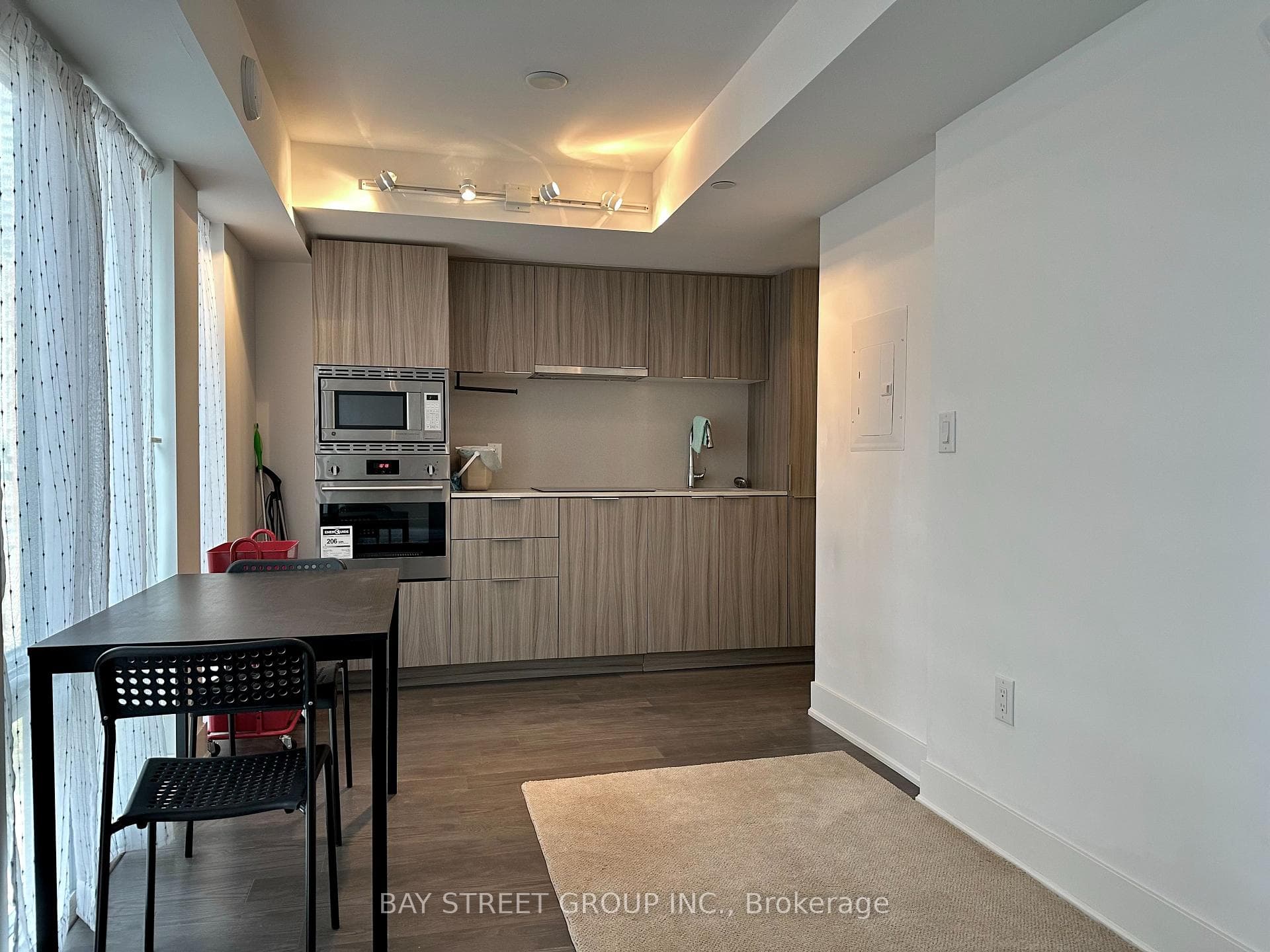 955 Bay Street Unit 821 photo 8