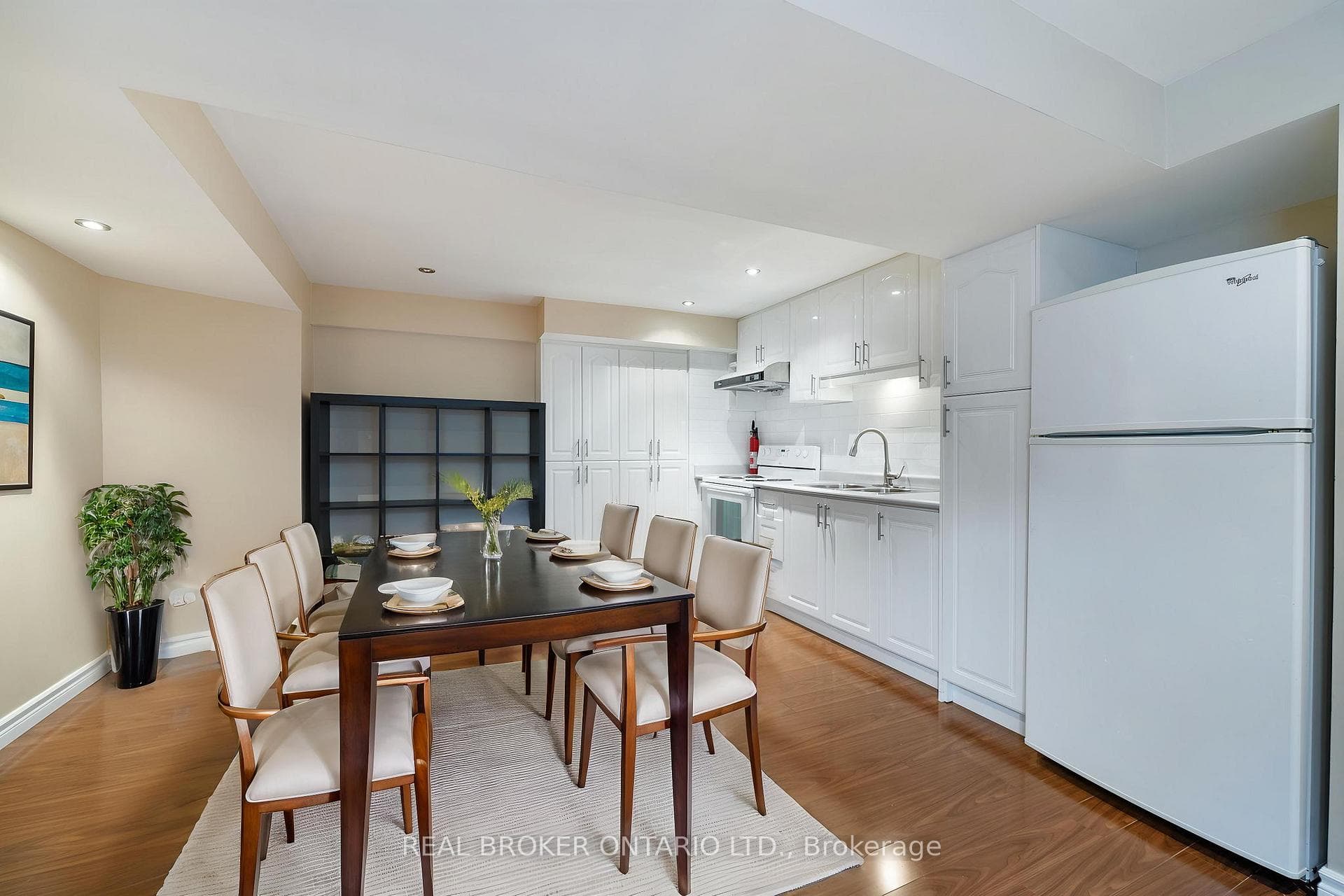 4042 Ellesmere Road photo 31