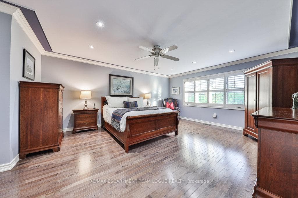 2024 Peak Place photo 16