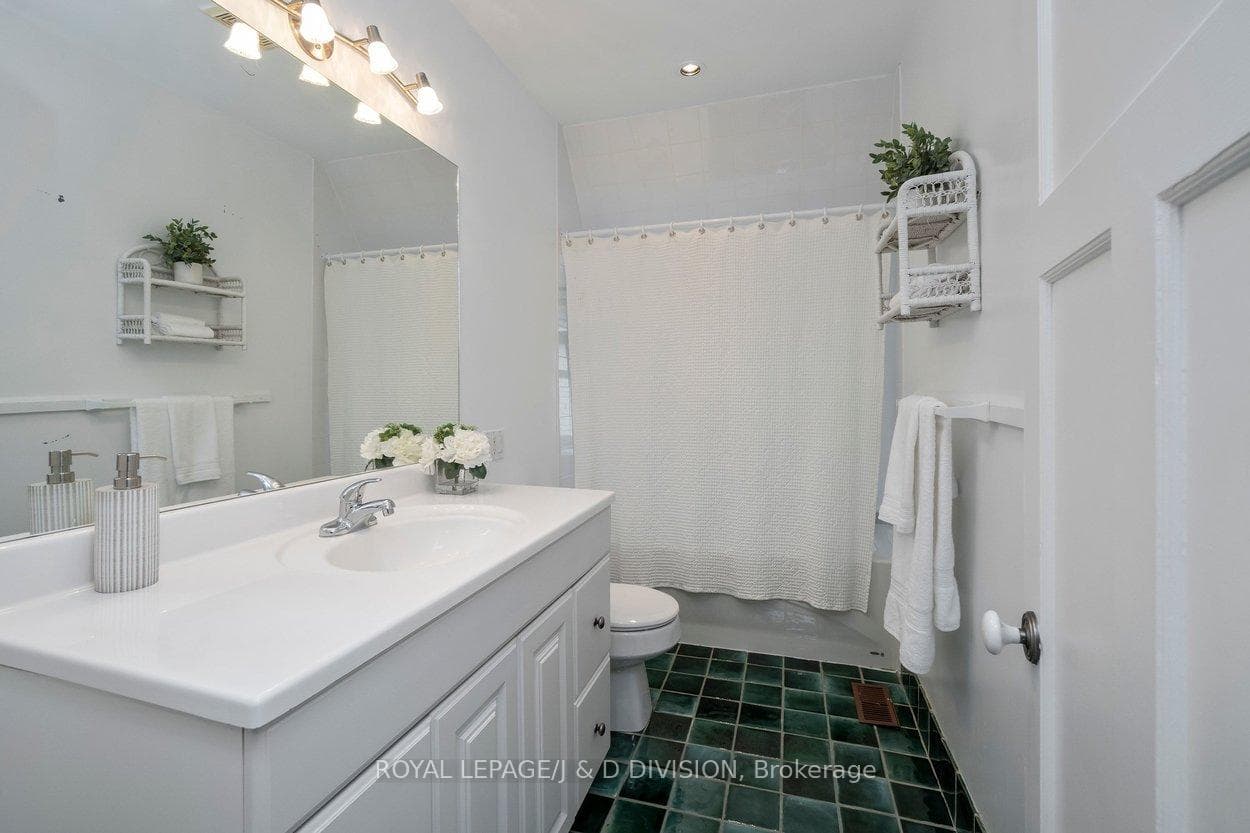 204 Cottingham Street photo 39