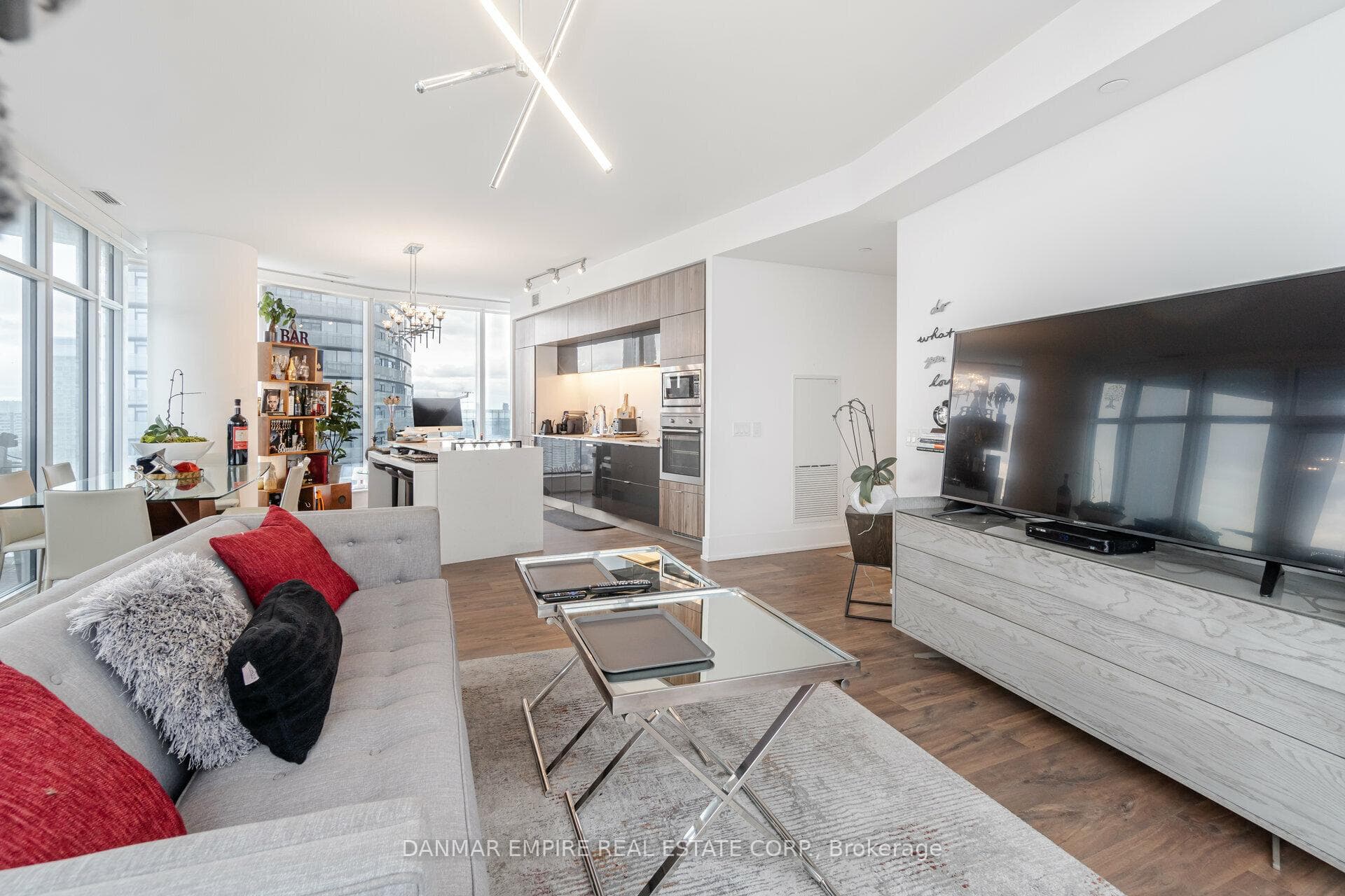 10 York Street Unit 5210 photo 12