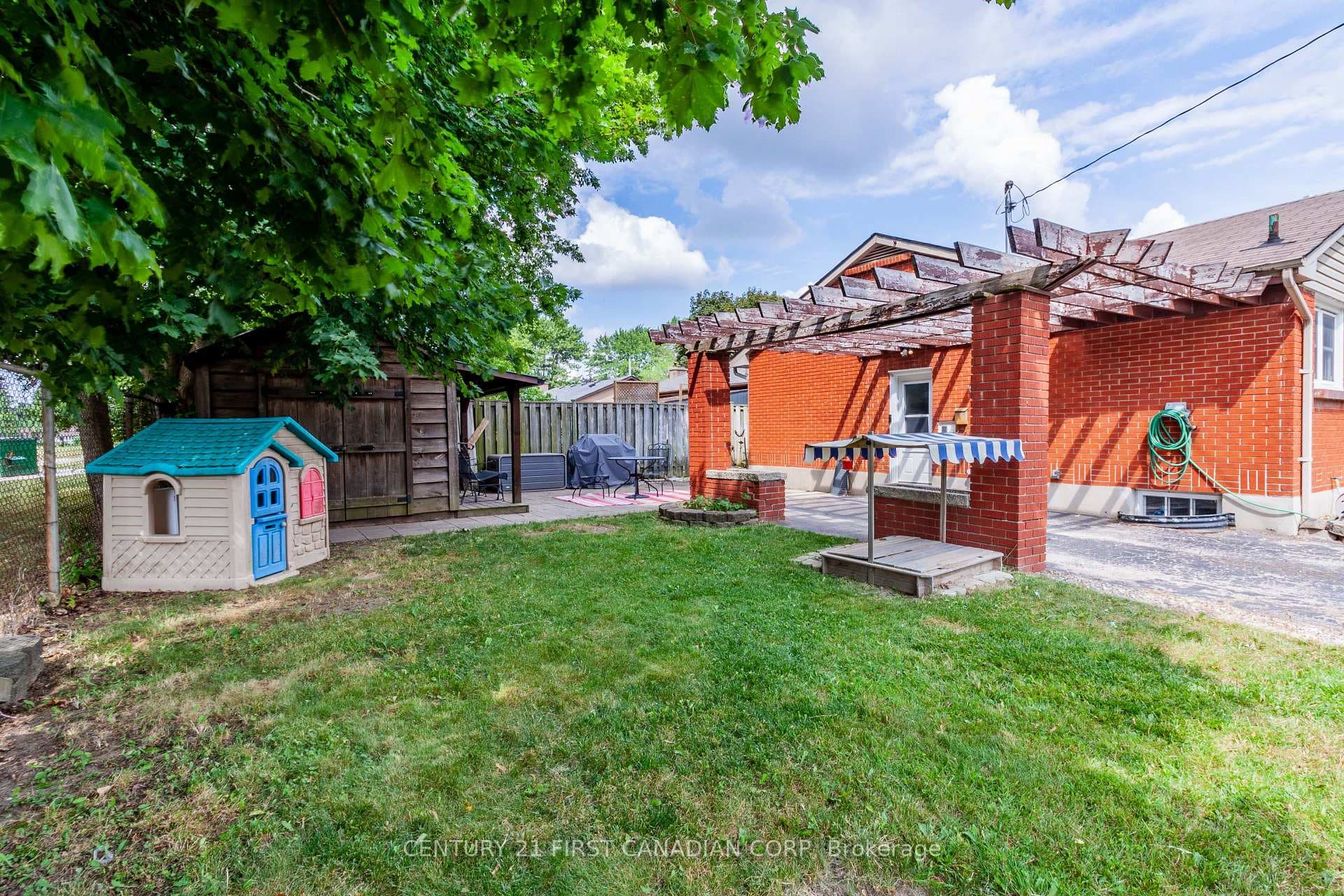 1721 Moffatt Avenue photo 4