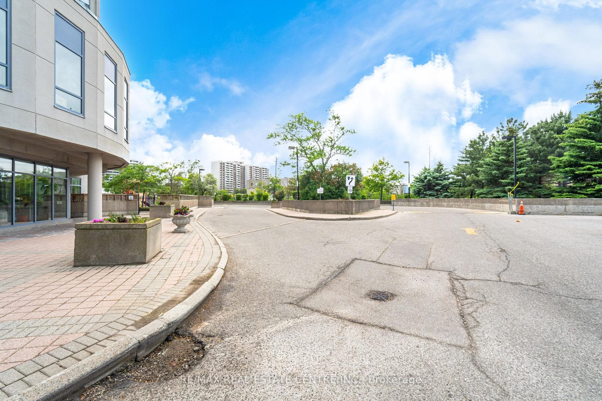 1470 Midland Avenue Unit 718 photo 45