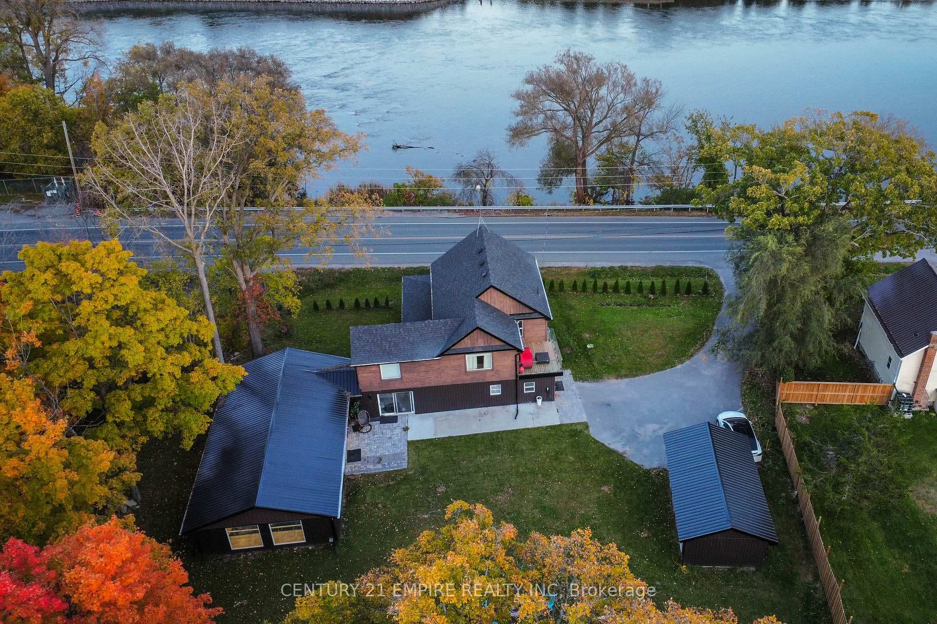 824 Trenton Frankford Road photo 1