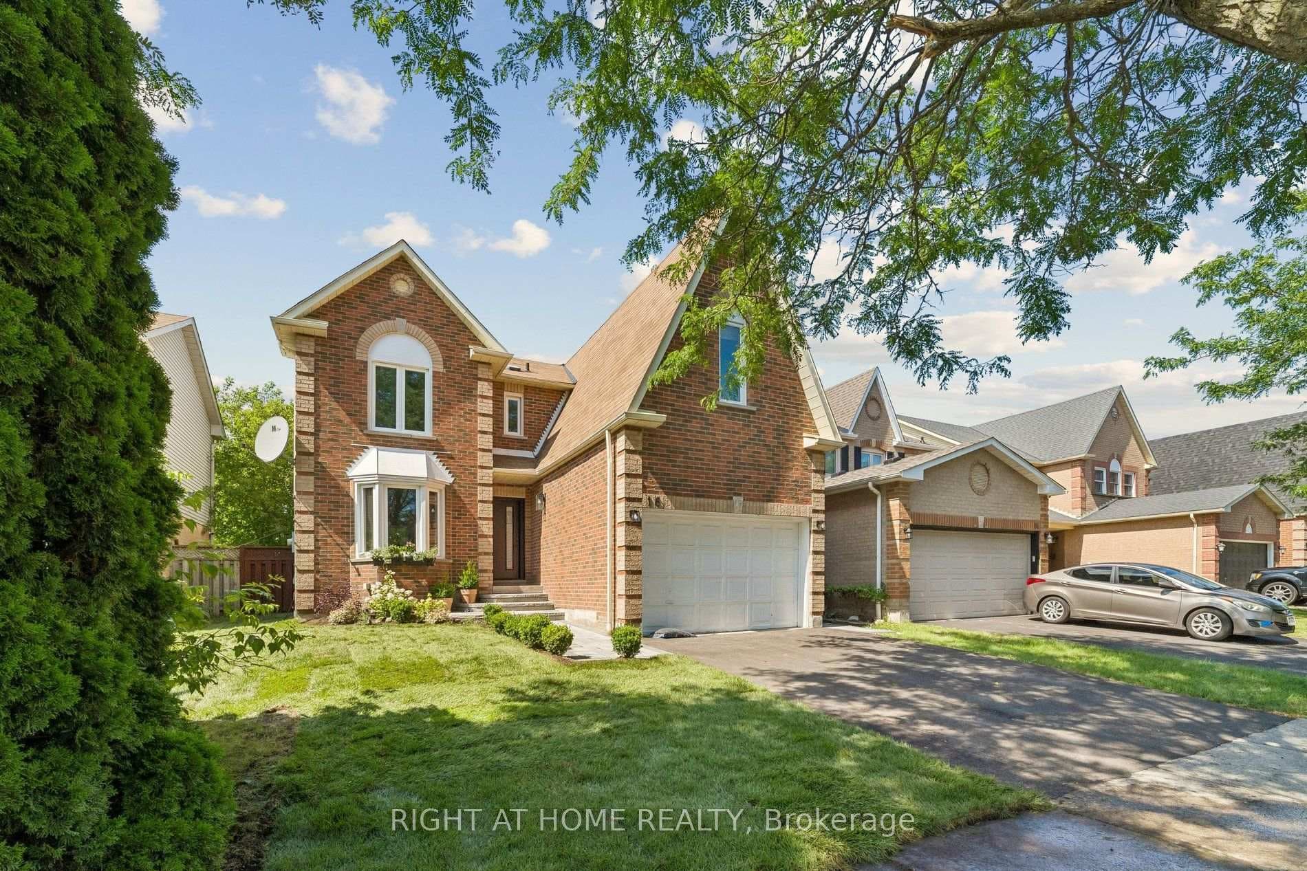 16 Ian Fleming Crescent photo 1