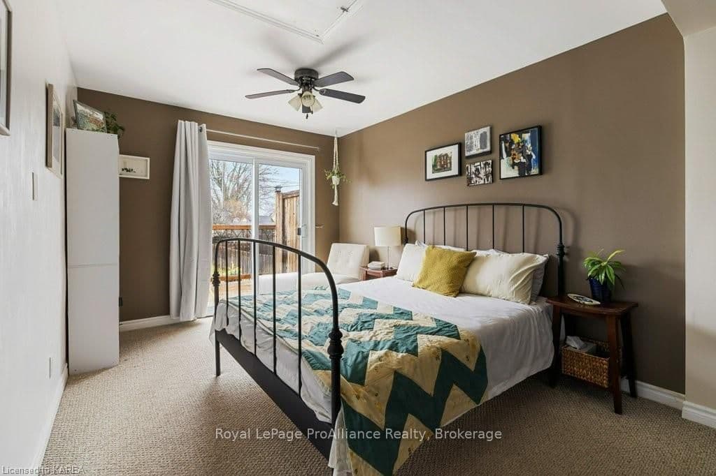 13 FIFTH Avenue photo 22