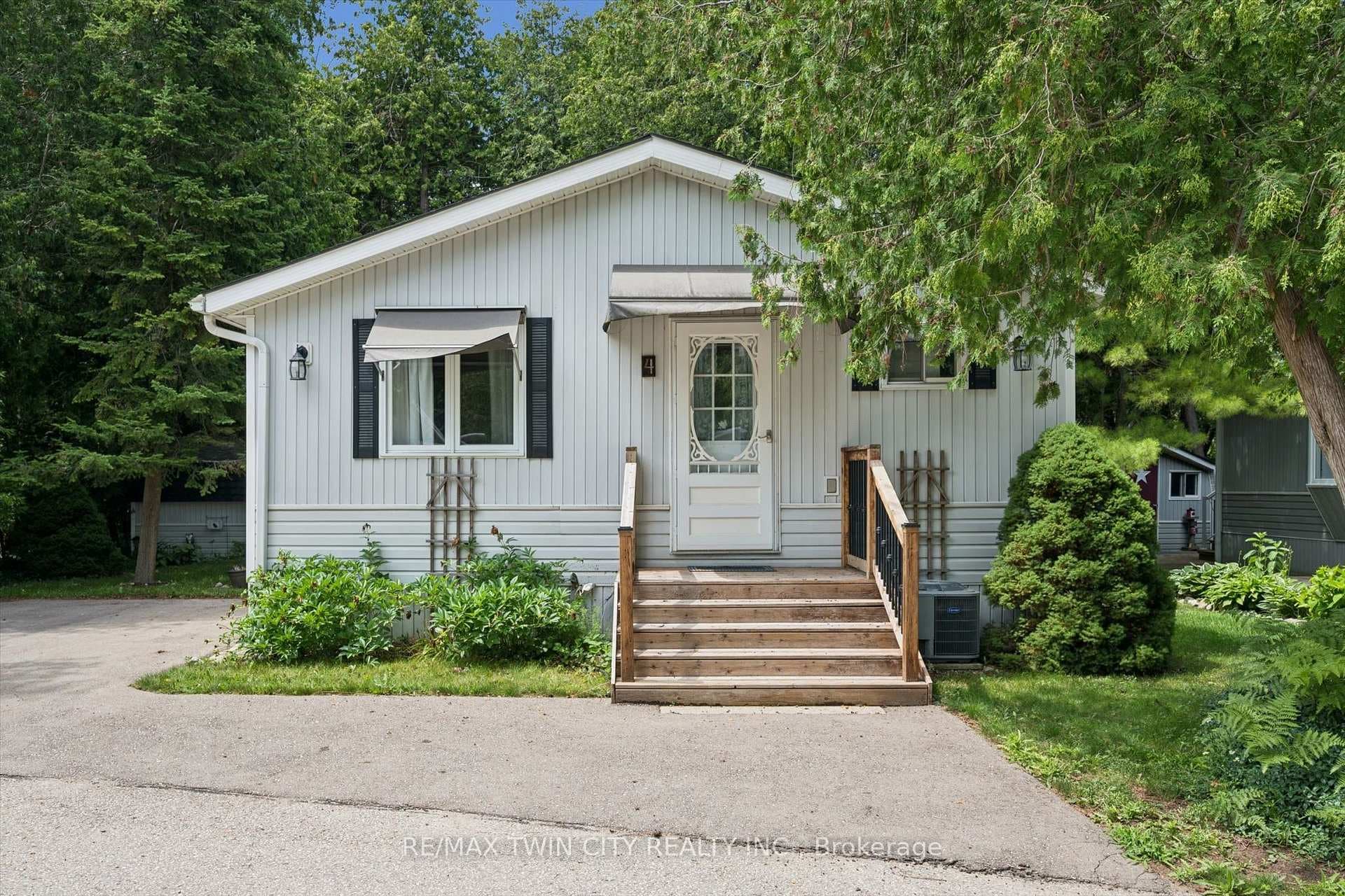 4 Spruce Avenue photo 28