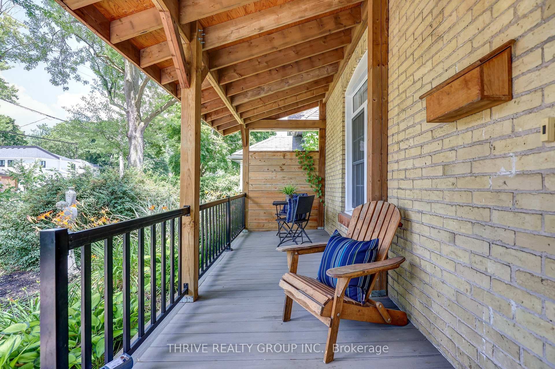 866 William Street photo 5
