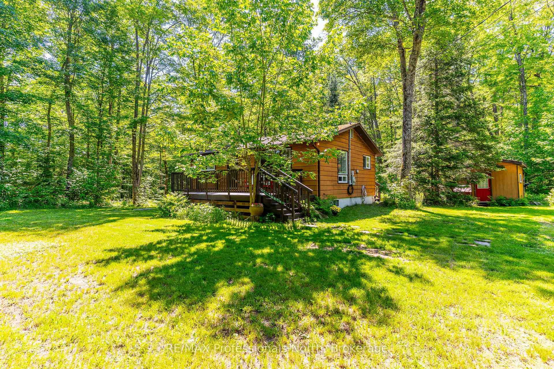 4792 Harburn Road photo 2