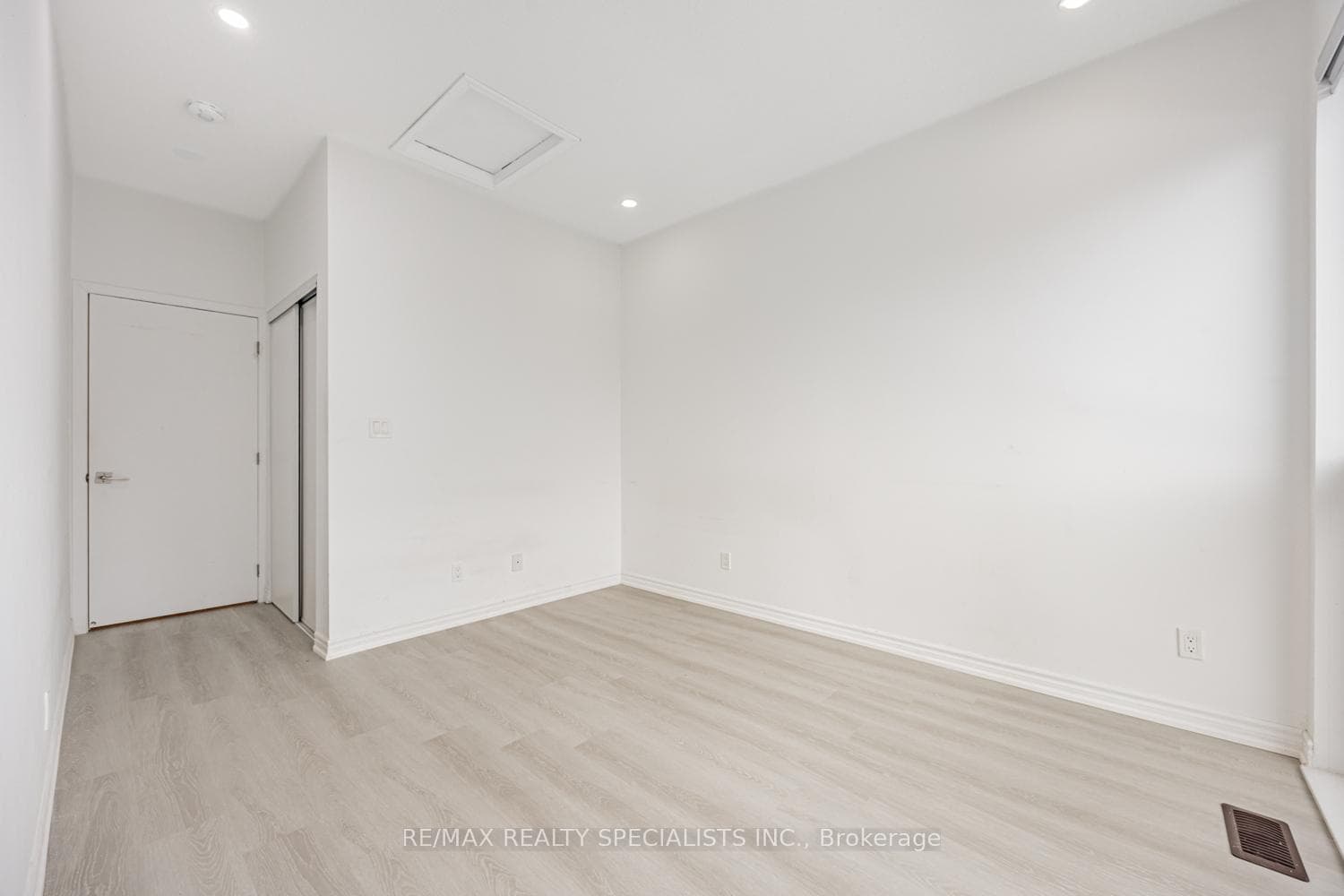 13 Falaise Road Unit B photo 19
