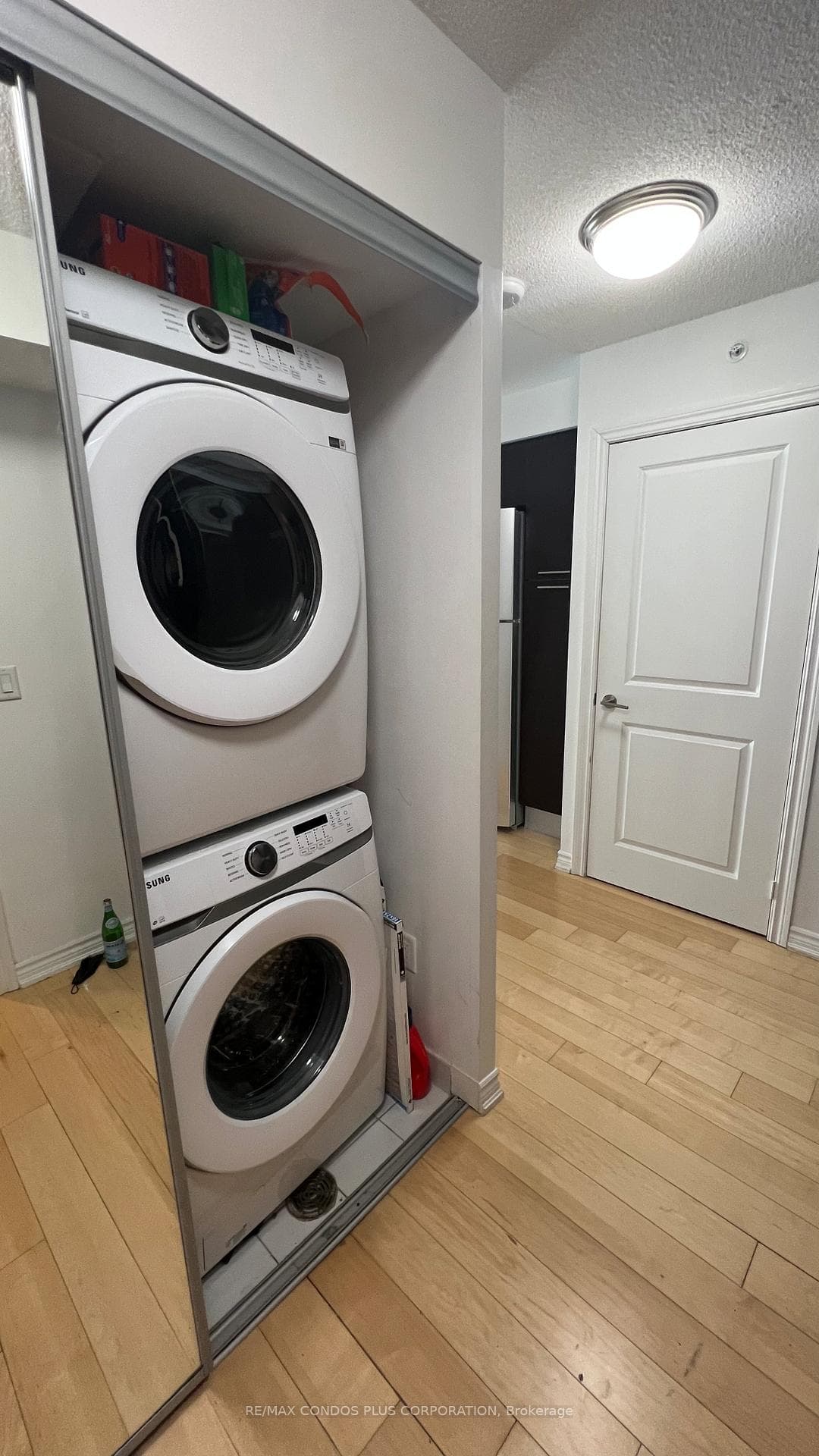 386 Yonge Street Unit 1616 photo 10