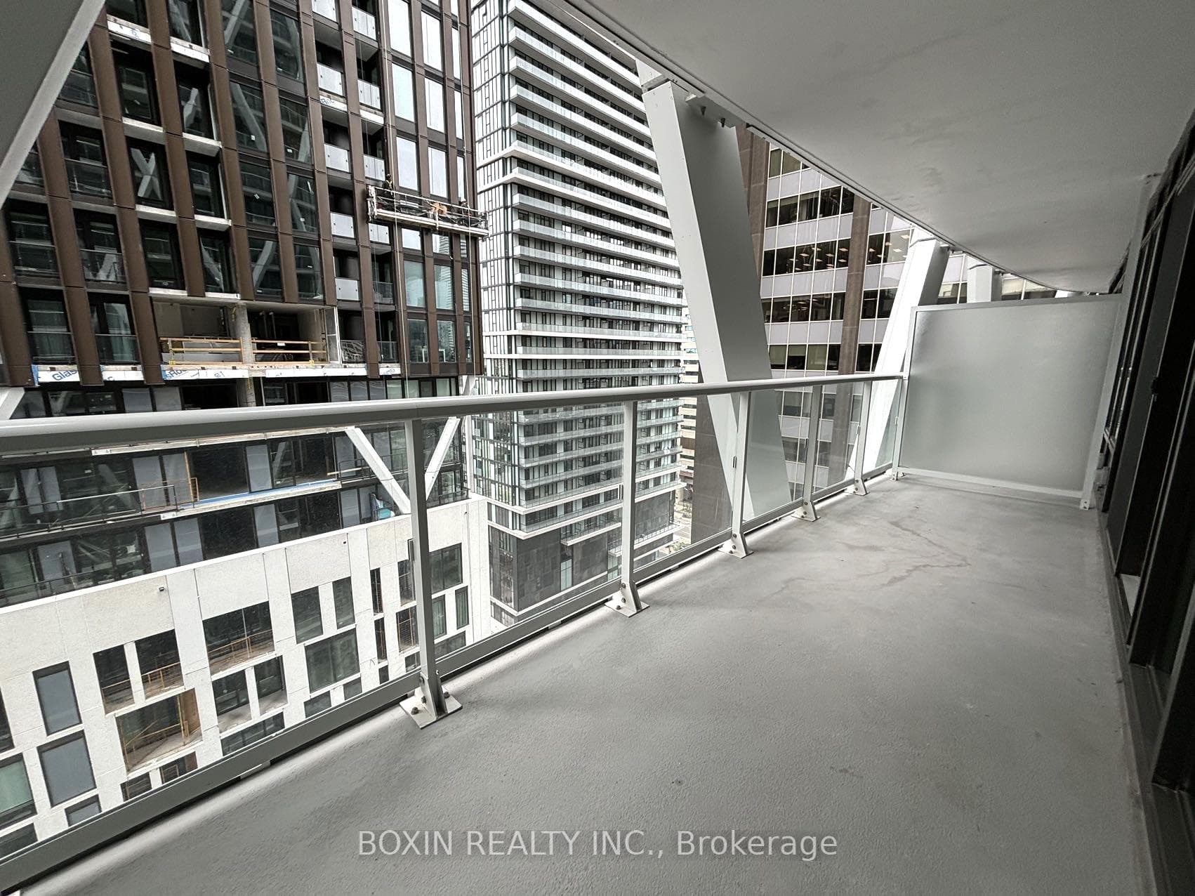 230 Simcoe Street Unit 1427 photo 10