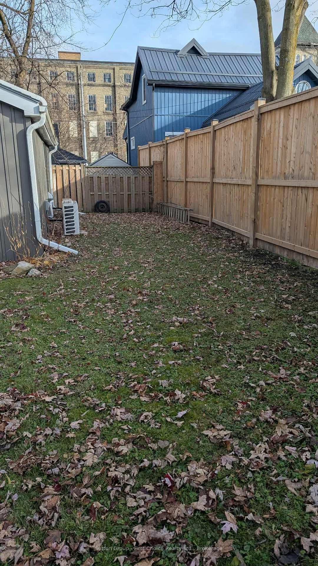 253 Douro Street Unit 251 upper photo 11