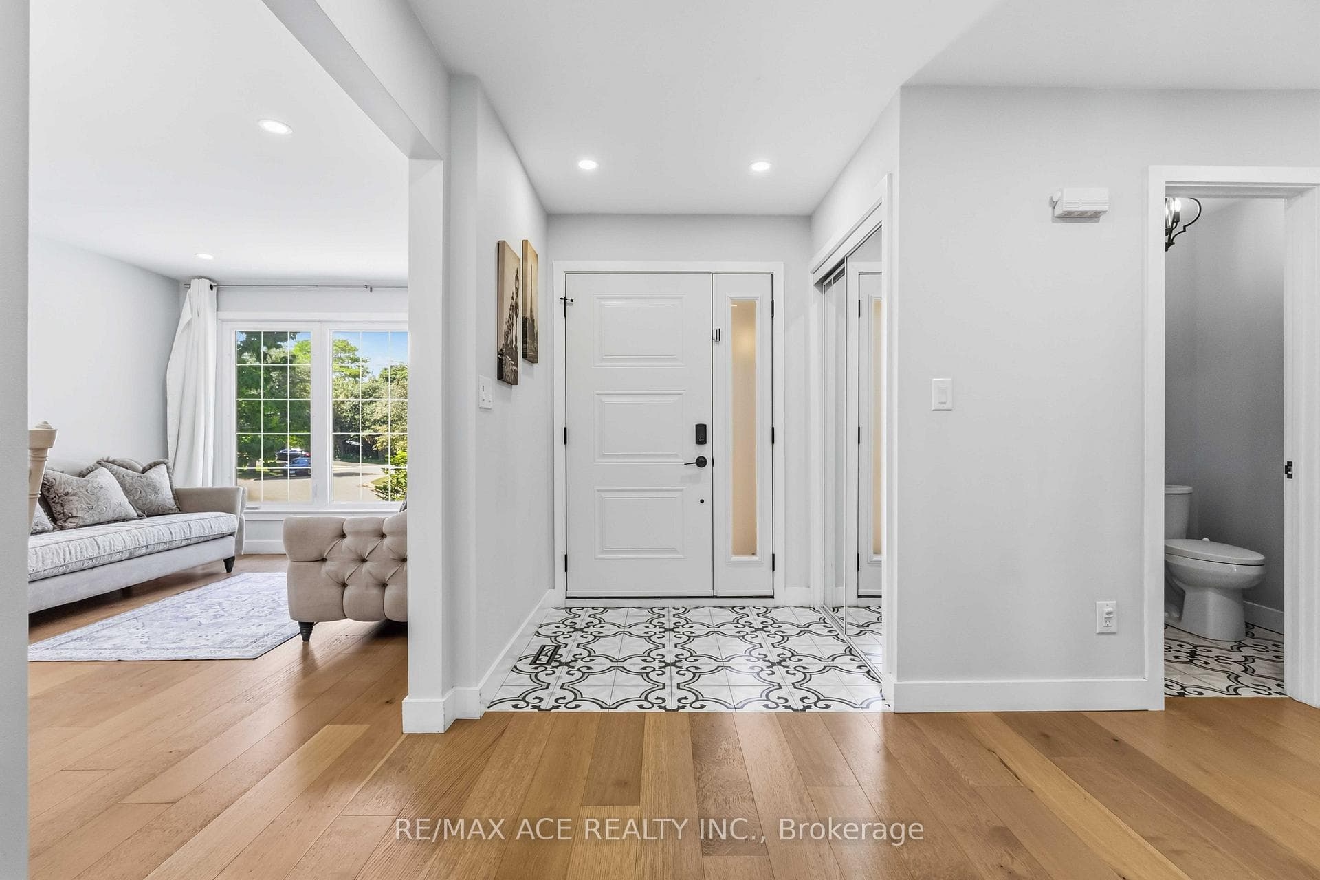 19 Barker Court photo 4