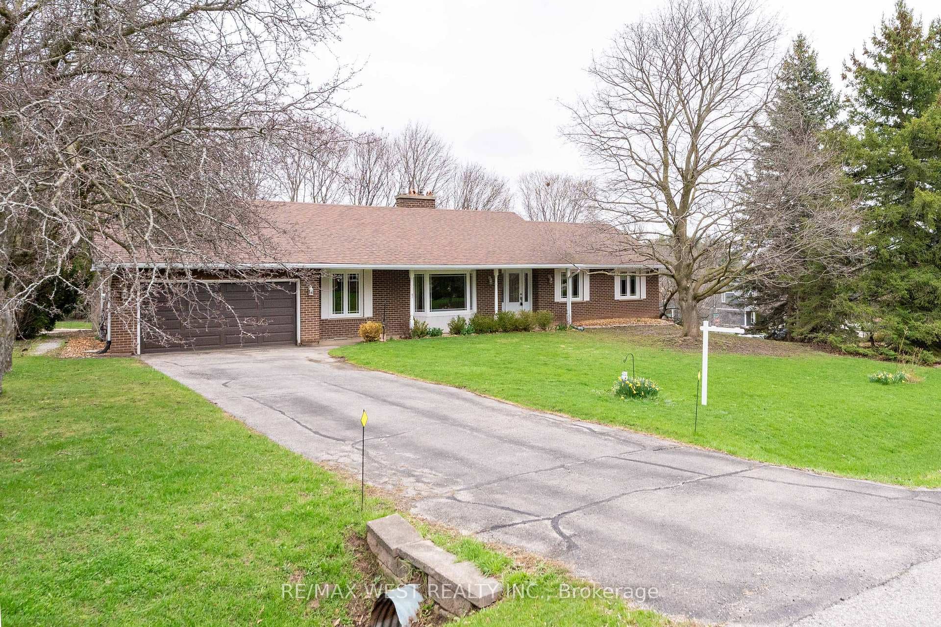 3 Field Crest Road photo 1