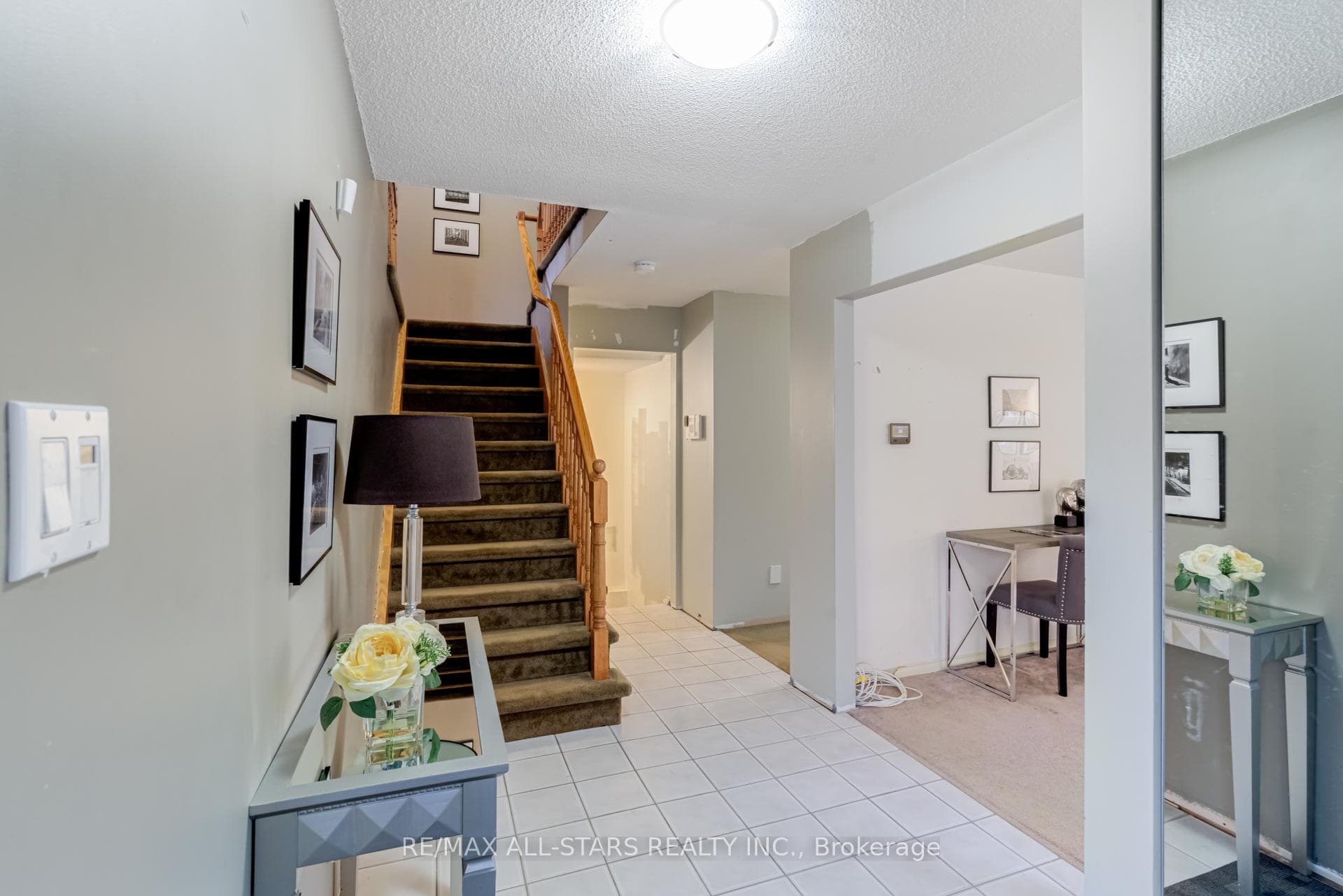 29 Justus Drive photo 4