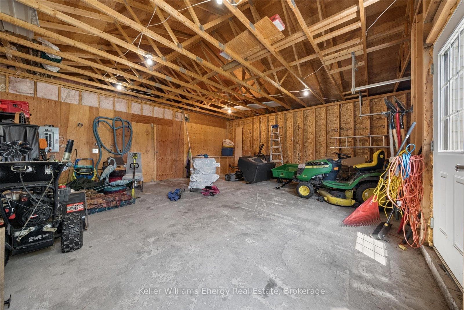 8280 Albert Court photo 45