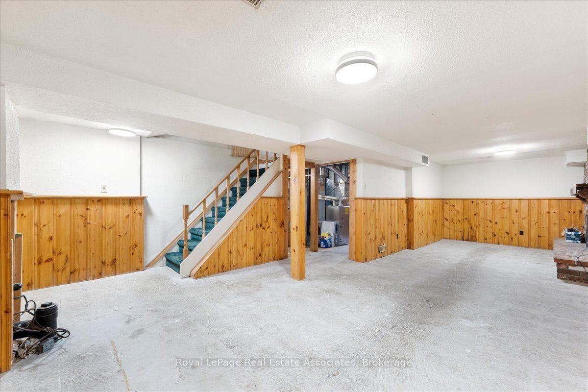 19 Harrison Court photo 30