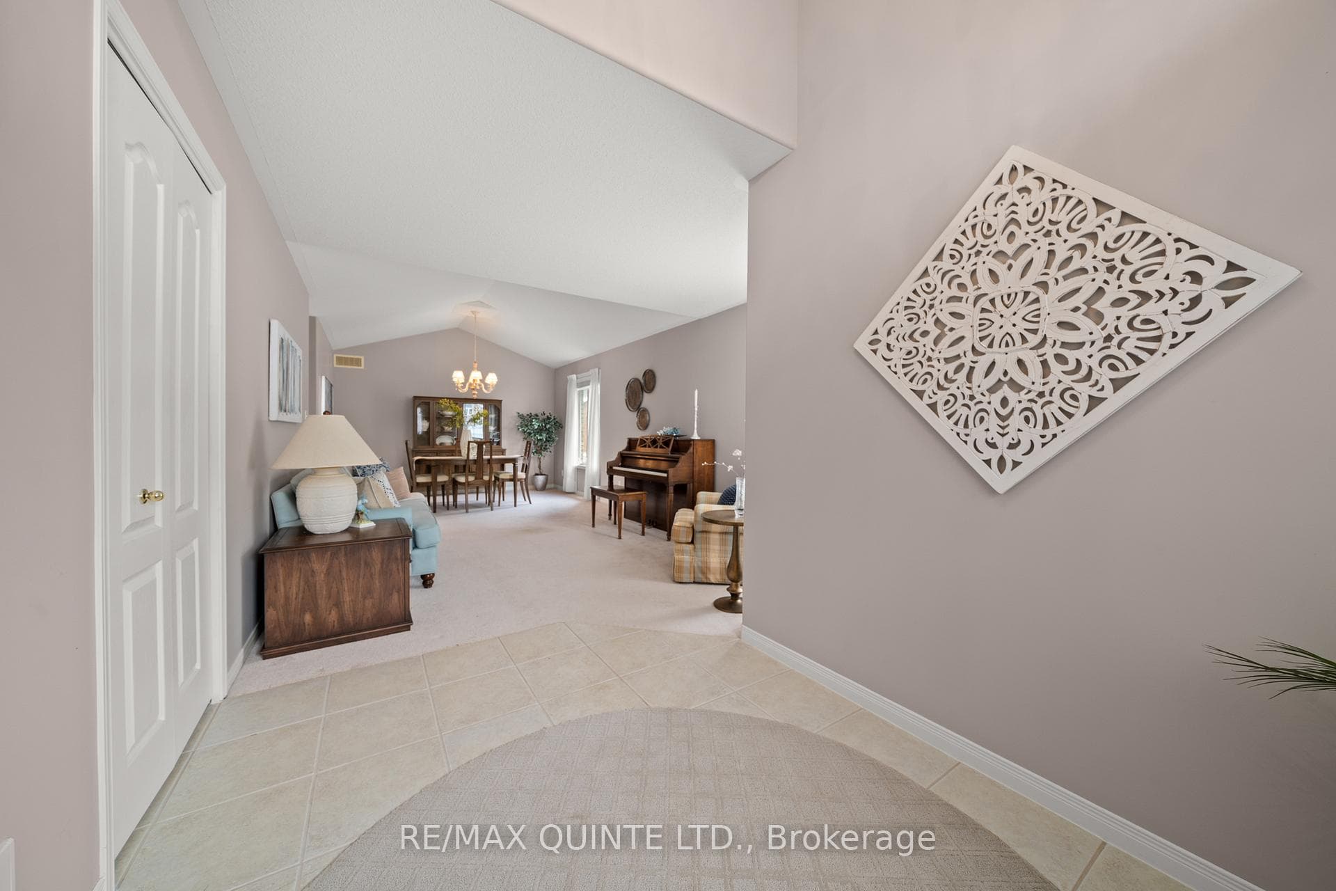 2 Hilton Place photo 10