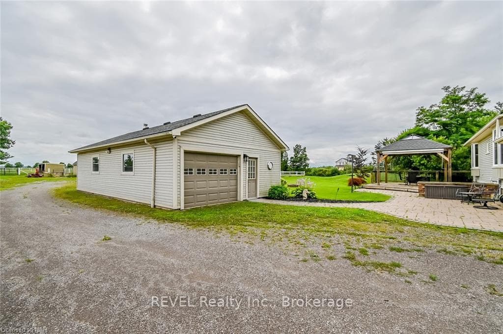 396 SAWMILL Road photo 36
