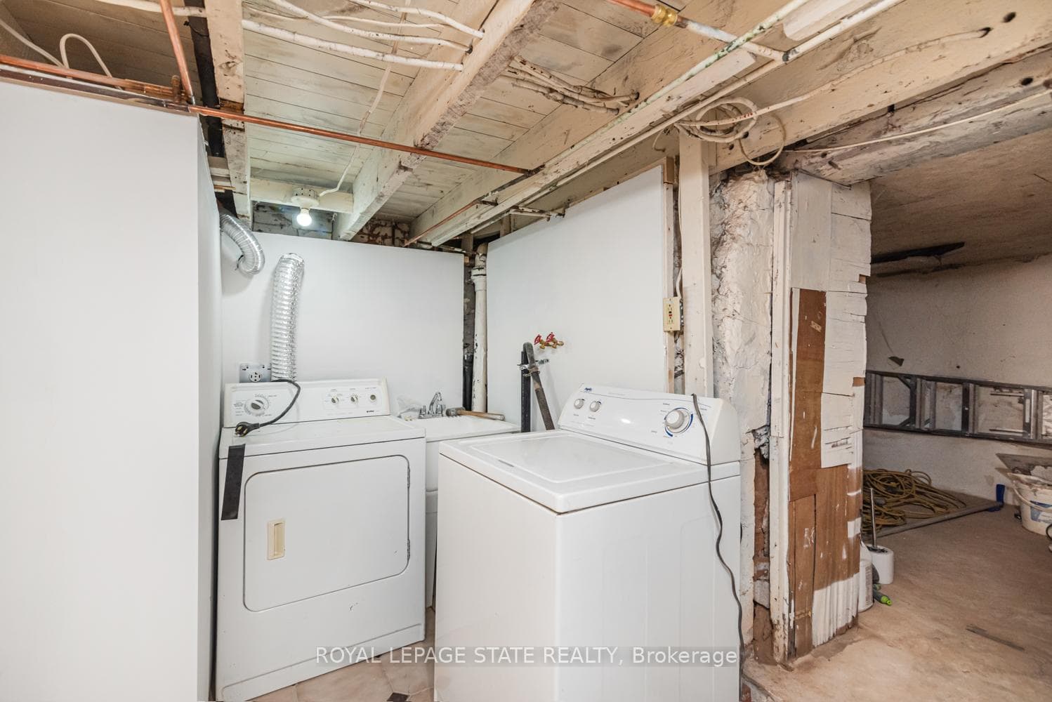 60 Keith Street photo 36