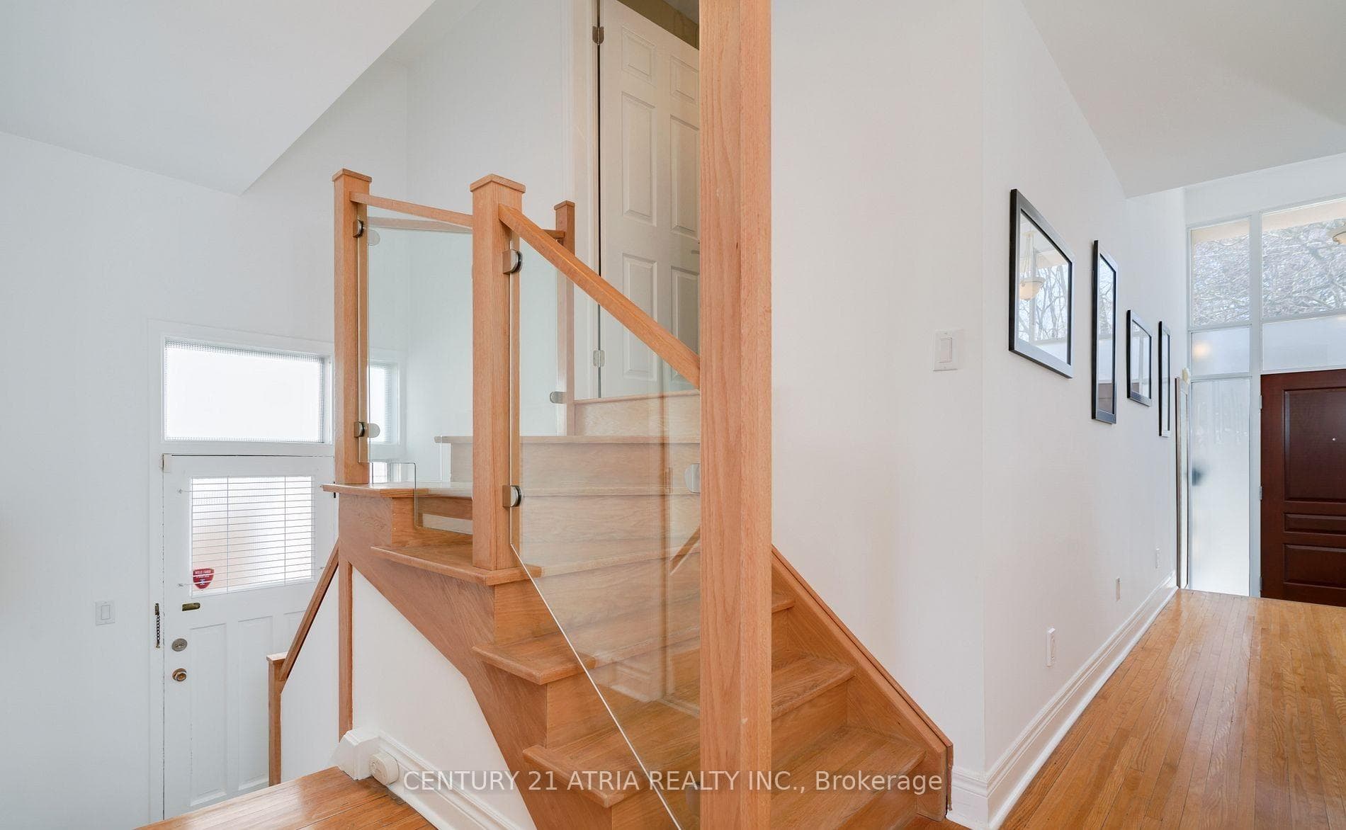 16 Palomino Crescent photo 14