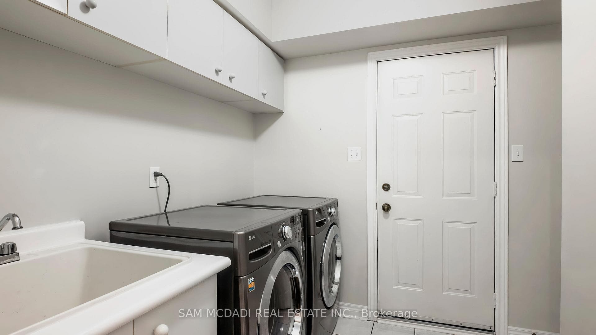 5396 Planters Wood Court photo 10