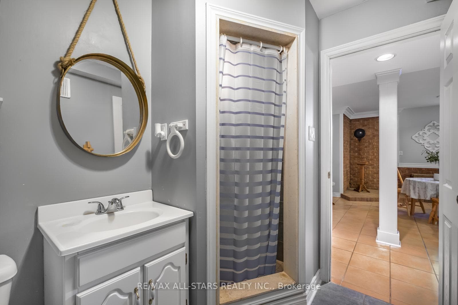 13557 Tenth Line photo 26