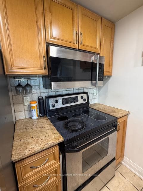 2737 Keele Street Unit 709 photo 4