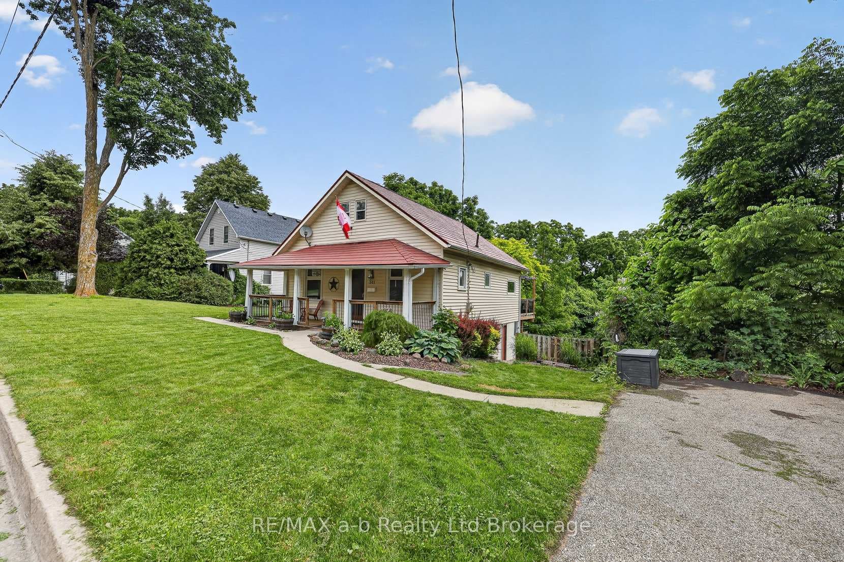 301 Thames Street photo 42