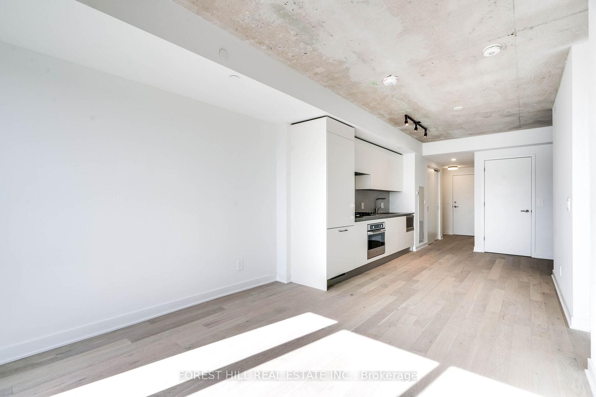2720 Dundas Street Unit 401 photo 21