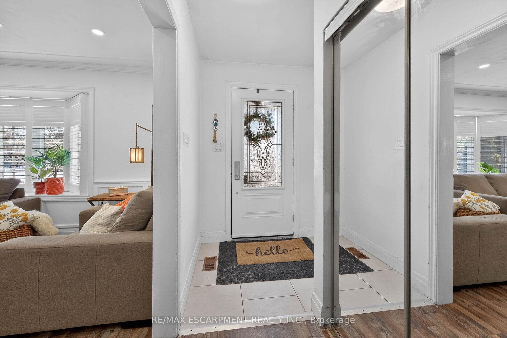 115 KINGS FOREST Drive photo 4