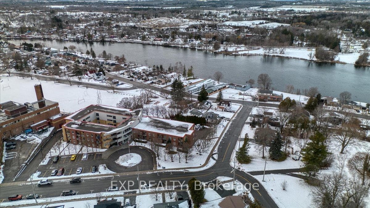 162 Cromwell Street Unit 3B photo 3