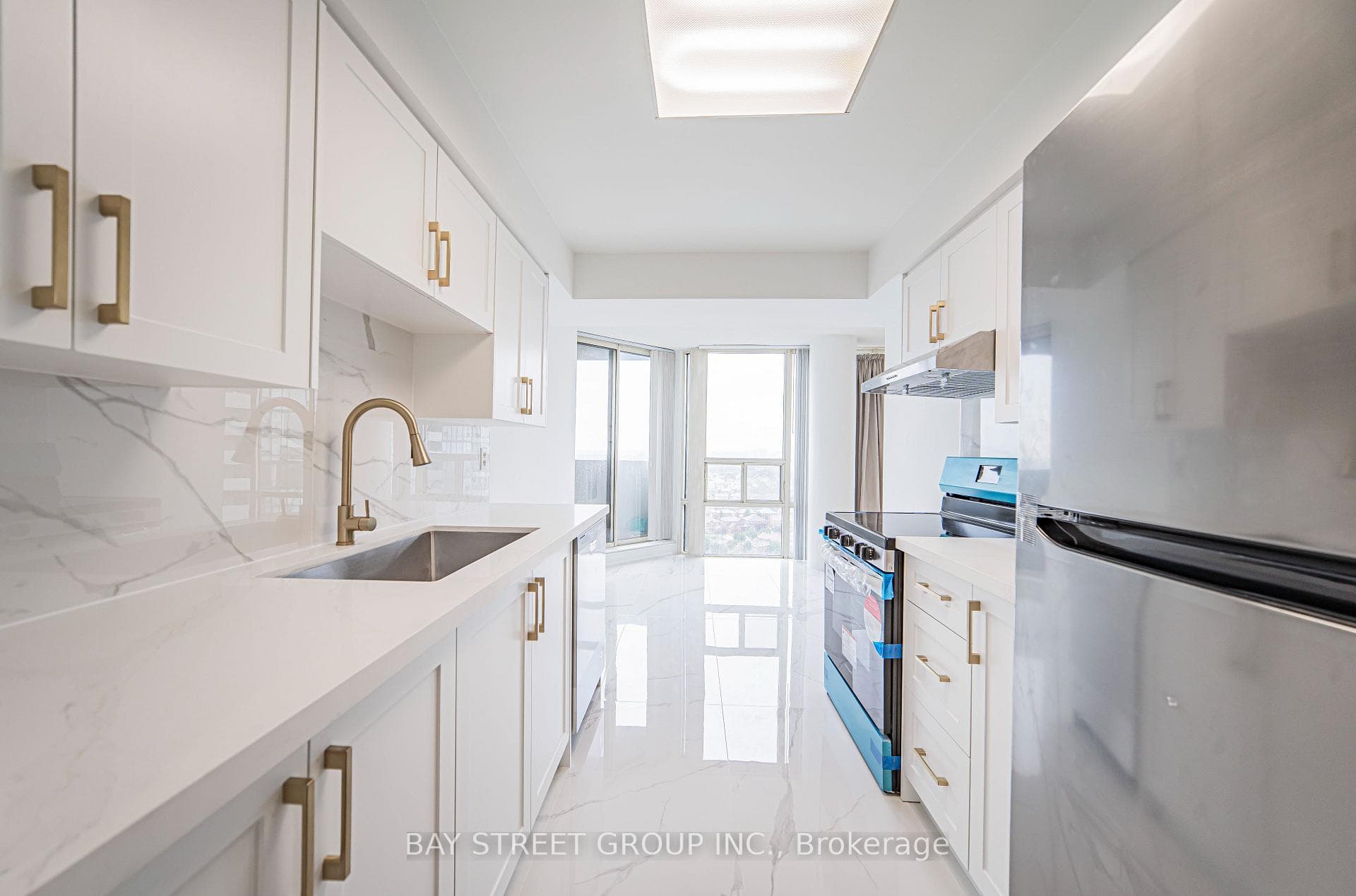330 Rathburn Road Unit 1810 photo 4