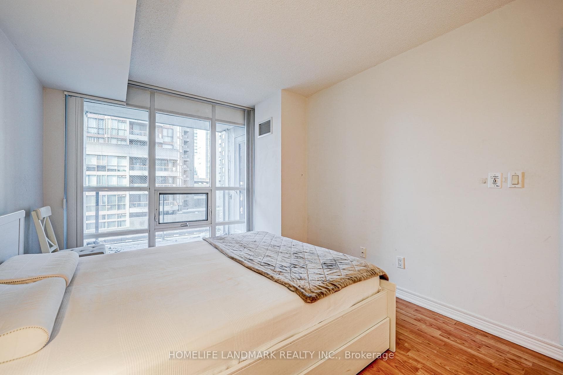 761 Bay Street Unit 510 photo 20