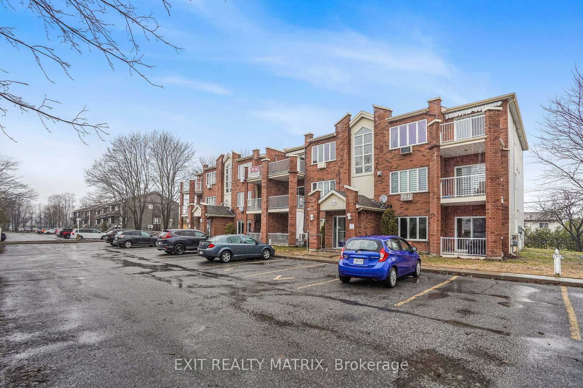 669 Spence Avenue Unit 4 photo 3