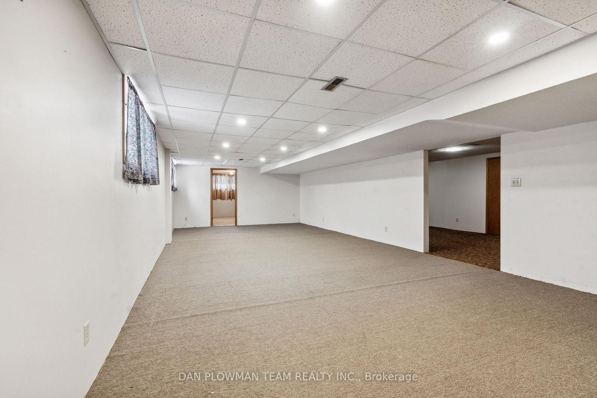 4880 Liberty Street photo 23