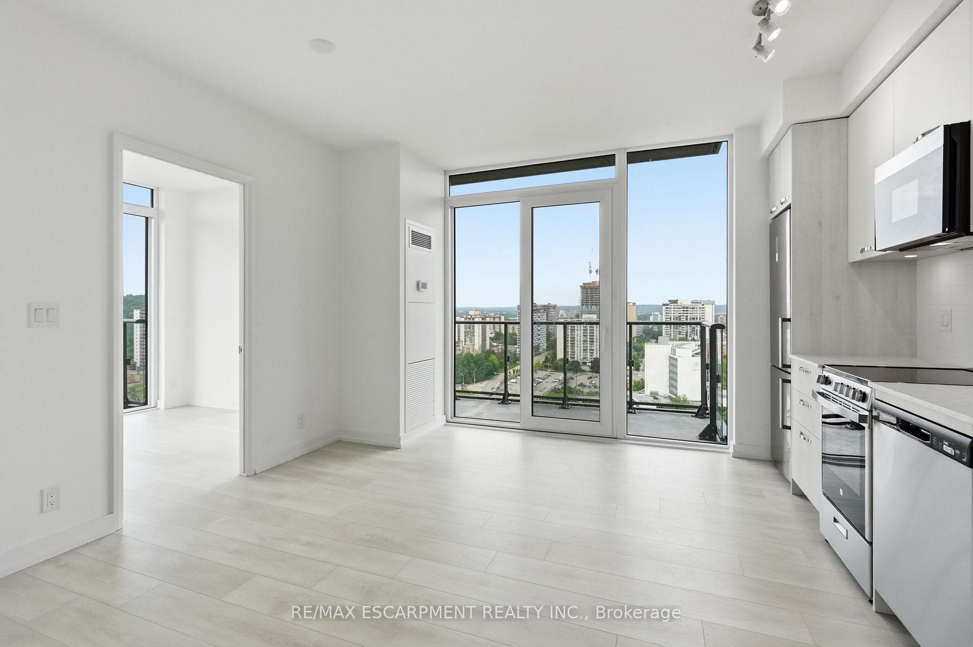 75 JAMES Street Unit 2017 photo 6