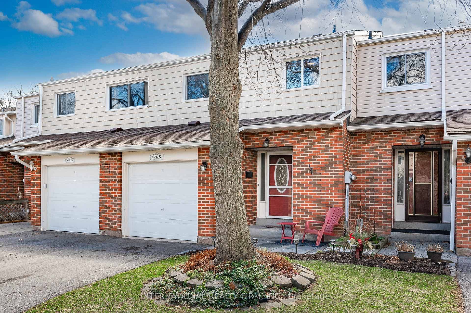 1568 Newlands Crescent Unit 52 photo 2