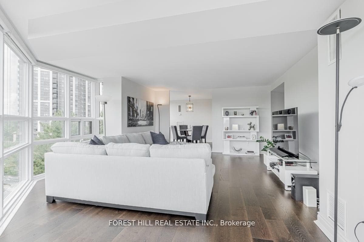 131 Beecroft Road Unit 501 photo 9