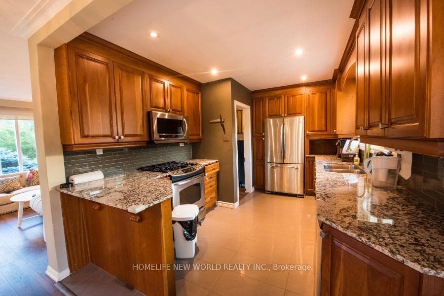 30 Castlegrove Boulevard Unit M-Br photo 4