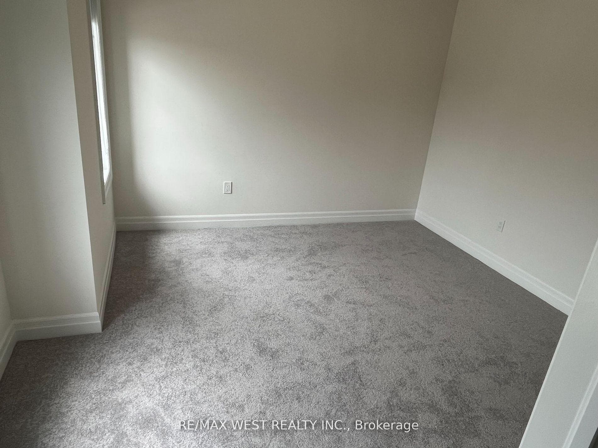 130 Connell Drive photo 28