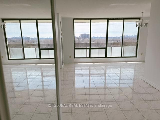 260 Seneca Hill Drive Unit 810 photo 2