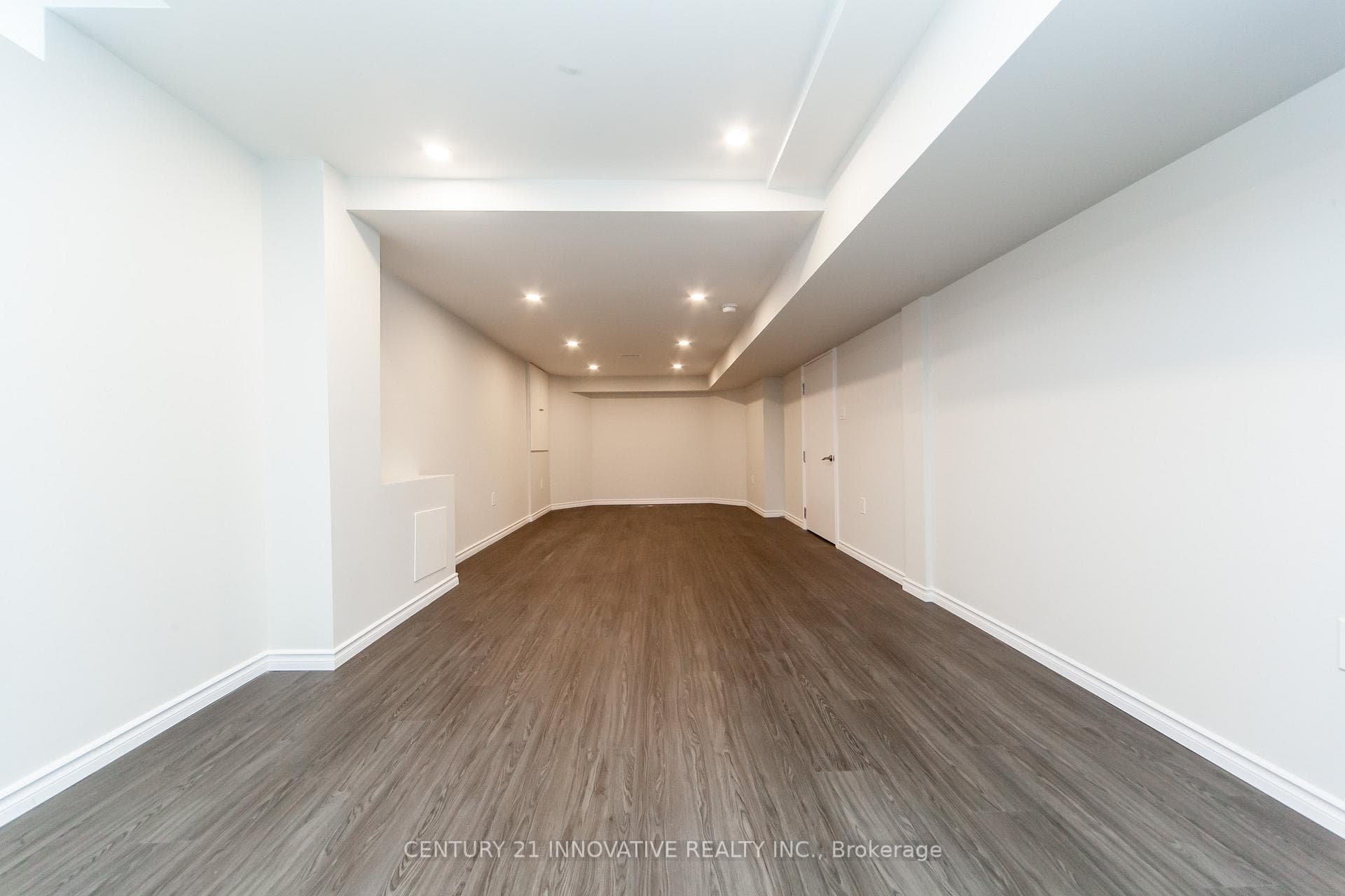 1075 Wildrose Crescent Unit B photo 16
