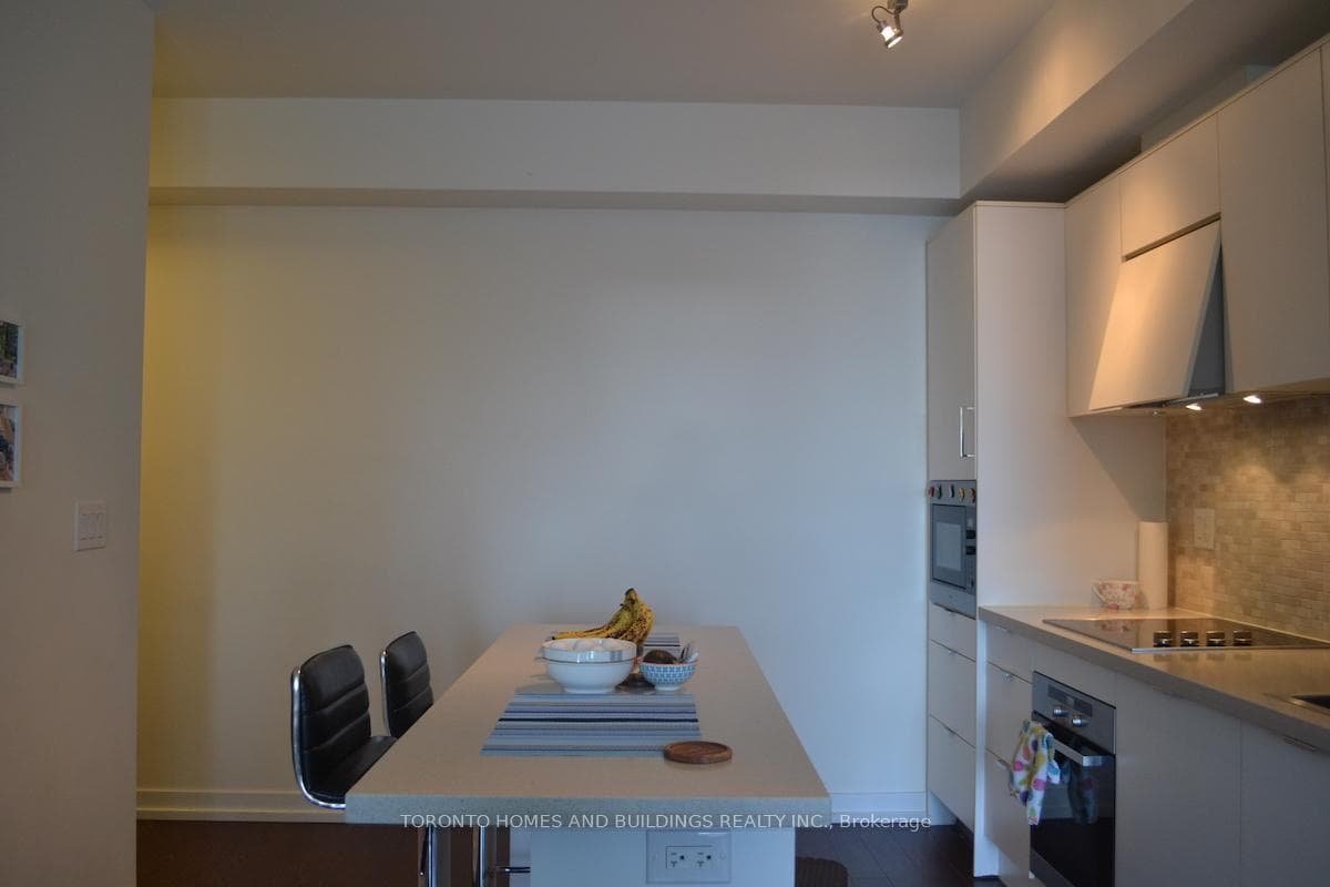 21 Widmer Street Unit 1710 photo 3