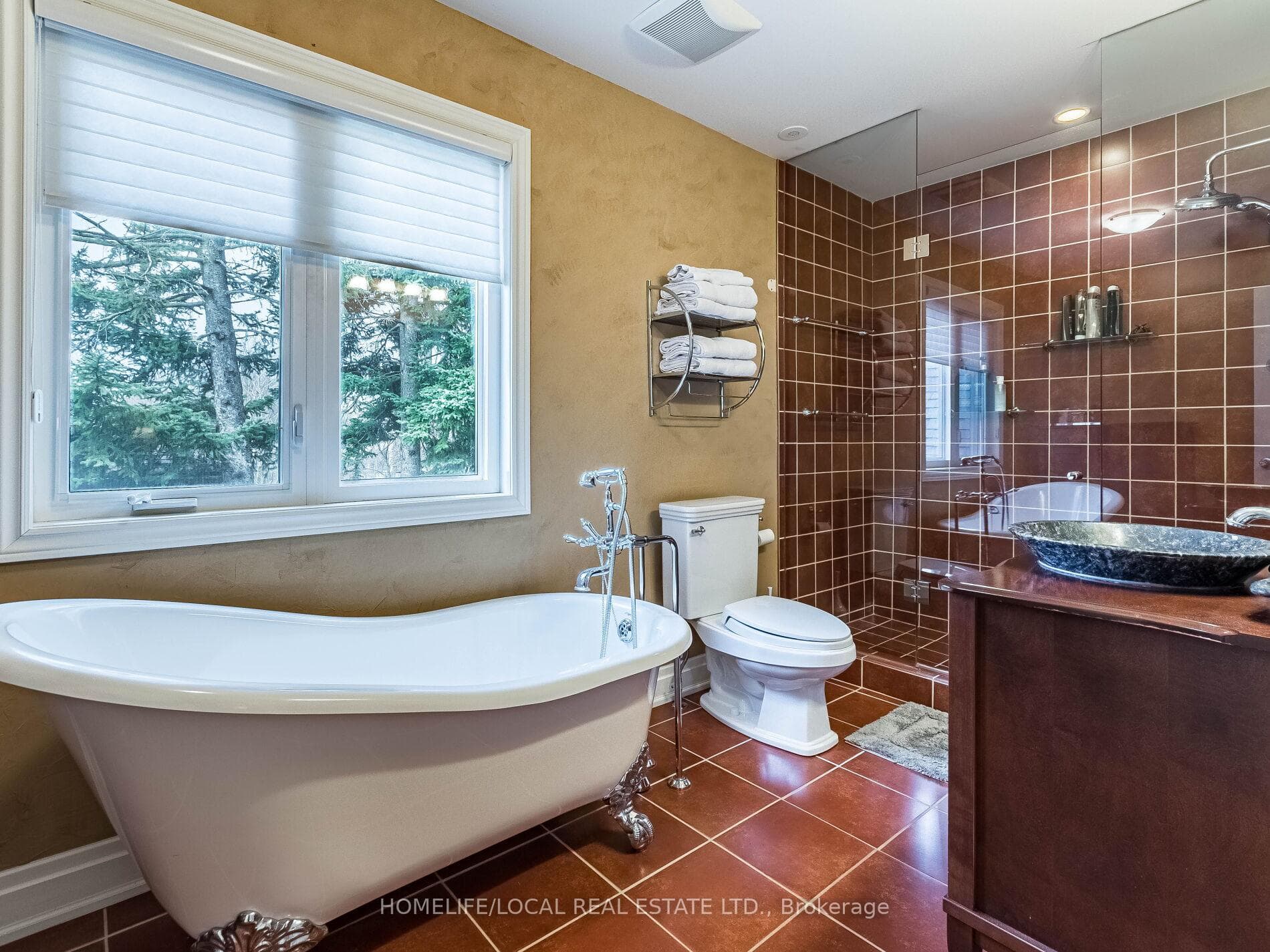 16 Acton Avenue photo 21