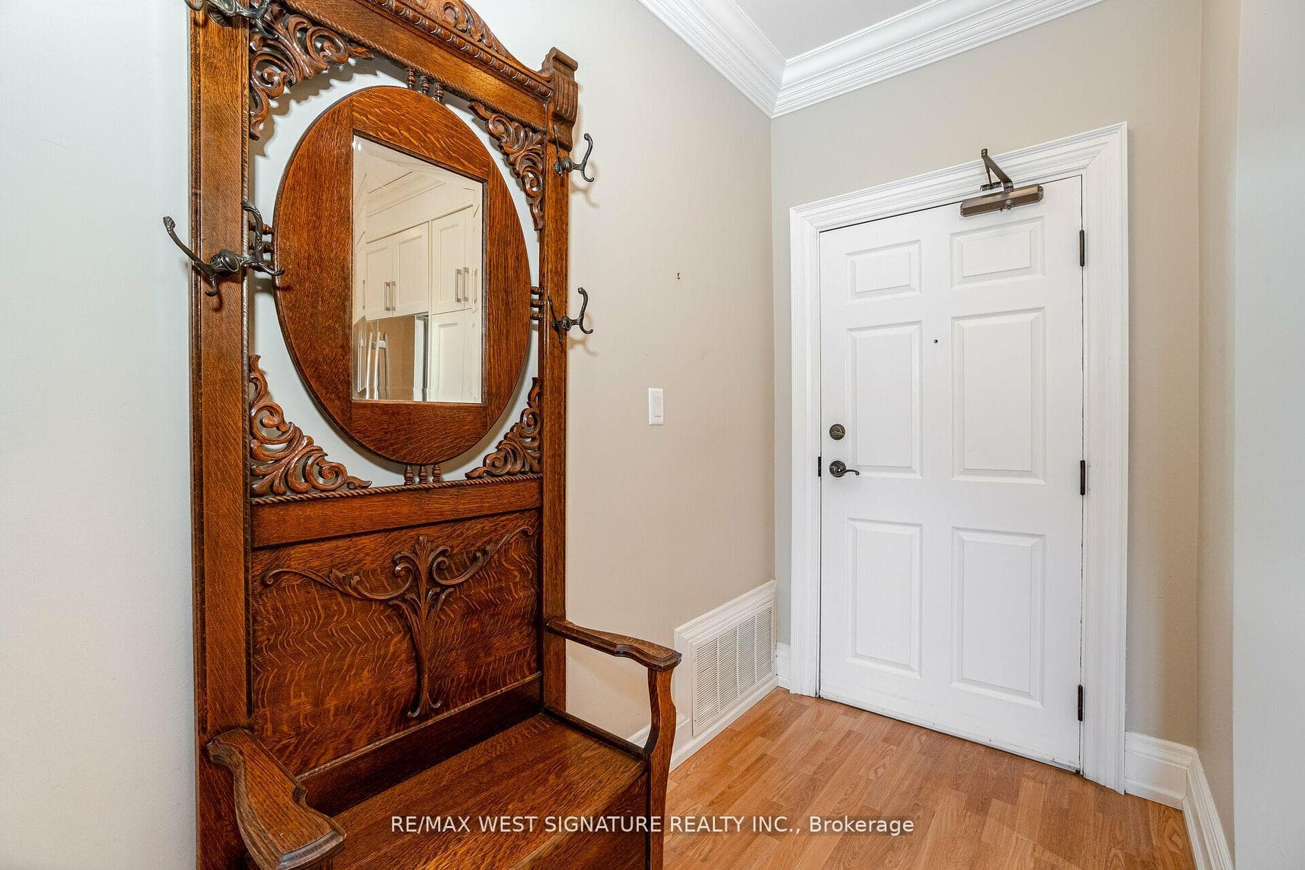 75 Treelawn Boulevard Unit 203 photo 5