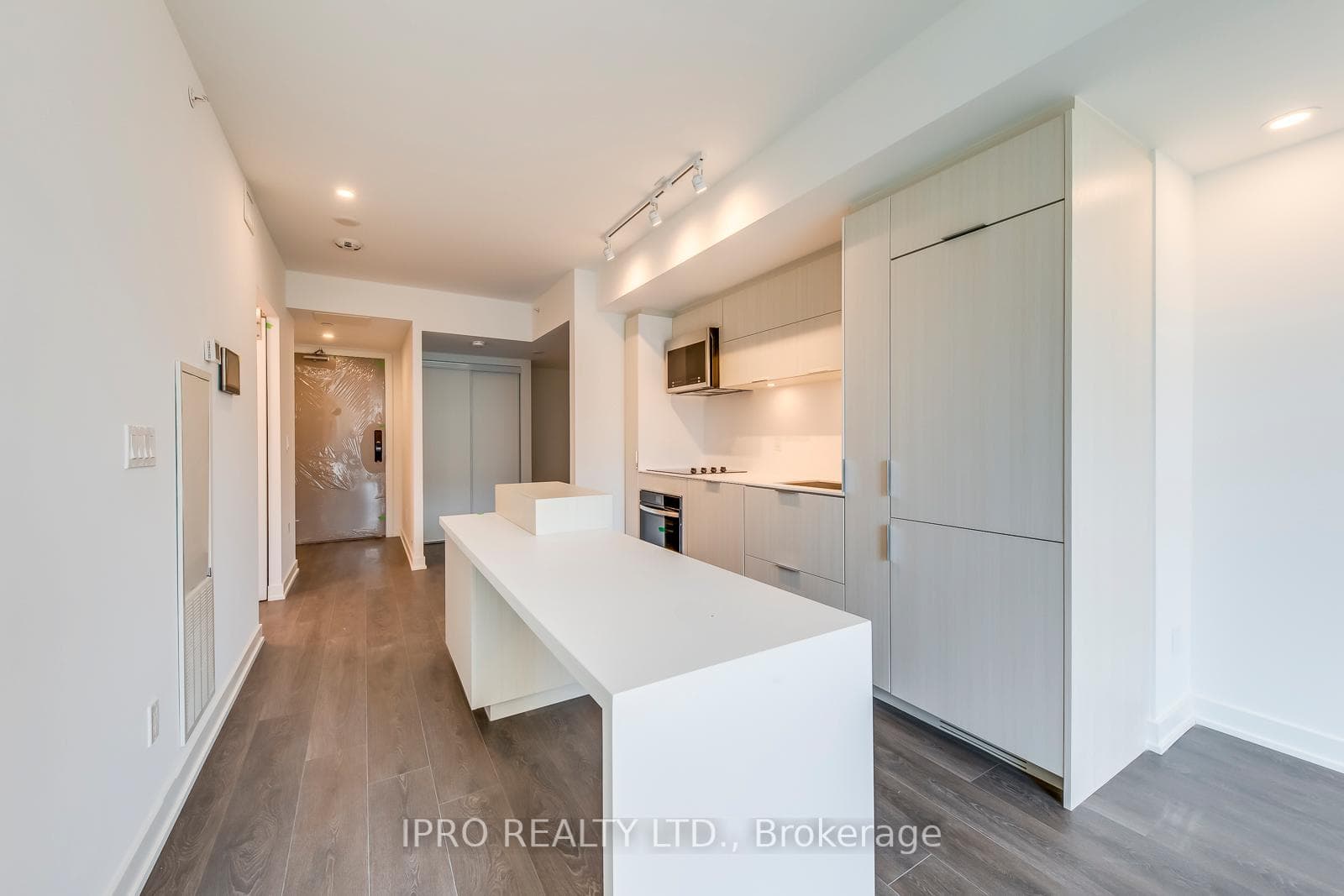 370 Martha Street Unit 303 photo 5