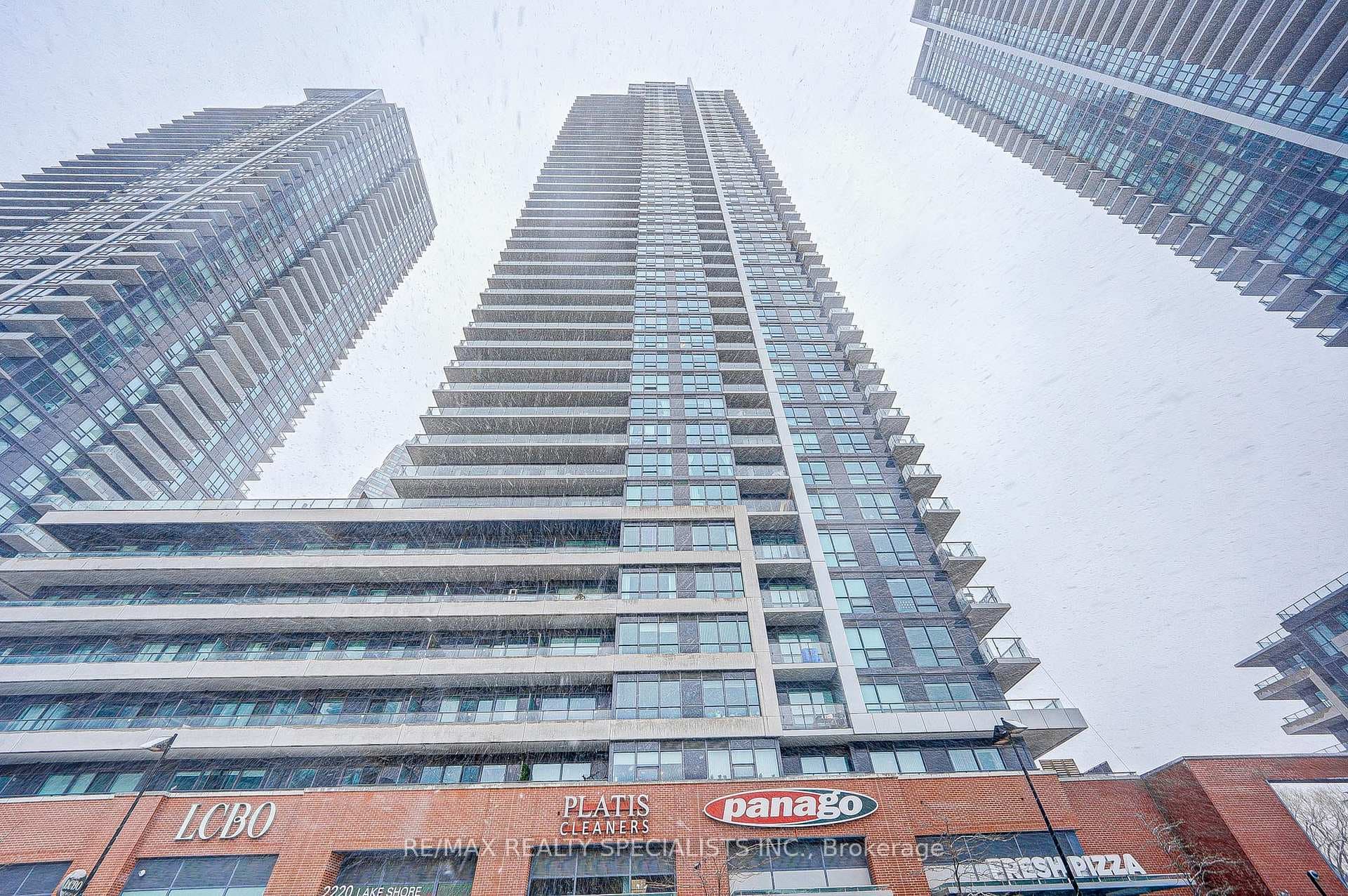 2220 Lakeshore Boulevard Unit 601 photo 2