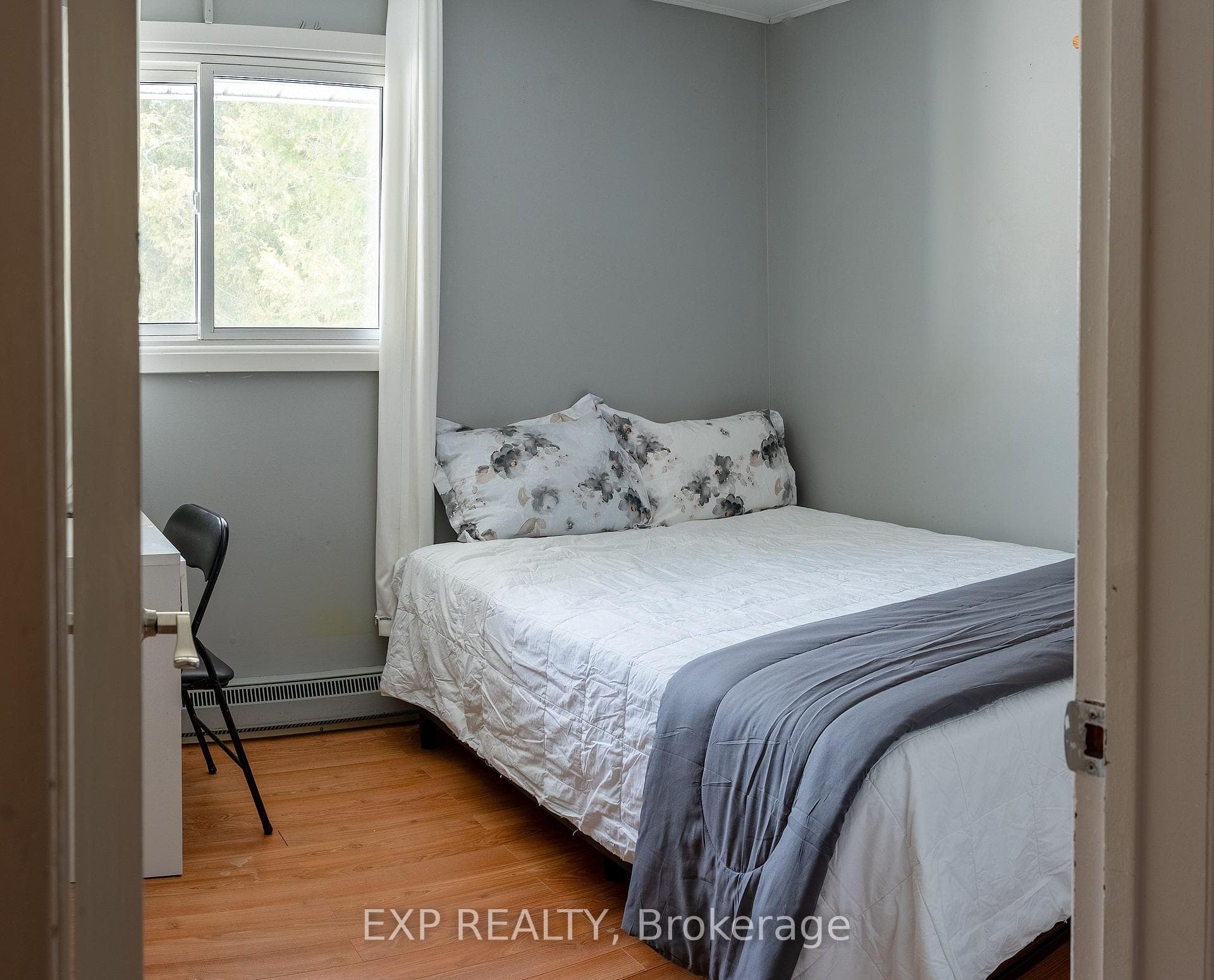 144 Tilley Road photo 9